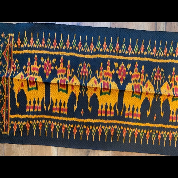 Scarf - Picture 3 of 4